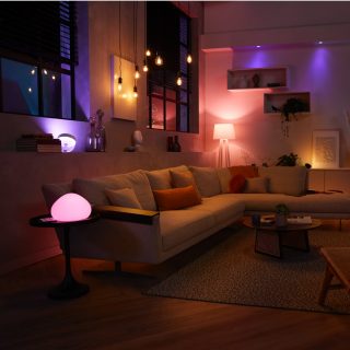 Colour-changing LED bulbs in Hue lighting bundles
