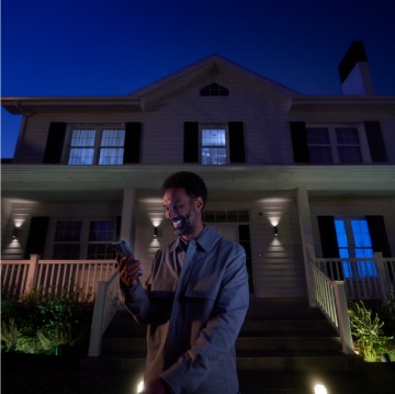 Feel welcomed home with Philips Hue