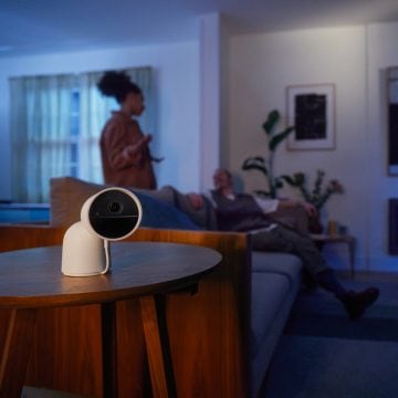 Pessoa a entregar uma embalagem